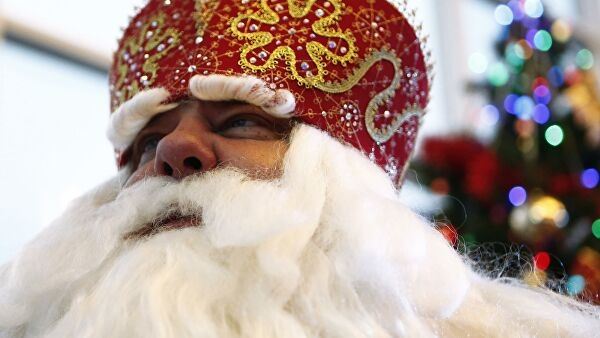 <br />
Дед Мороз обещал помочь отстраненным ВАДА российским спортсменам<br />
