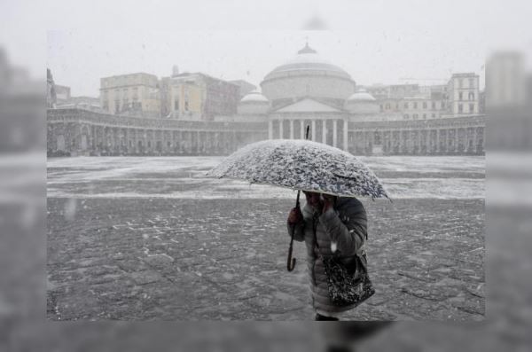 <br />
Торнадо, шквалистый ветер и дождь: зима в Европе становится похожа на ад<br />
