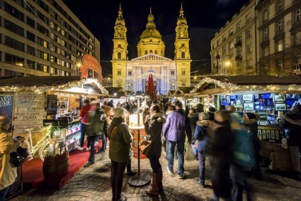 <br />
Рождественский базар в Будапеште признан лучшим в Европе в этом году<br />

